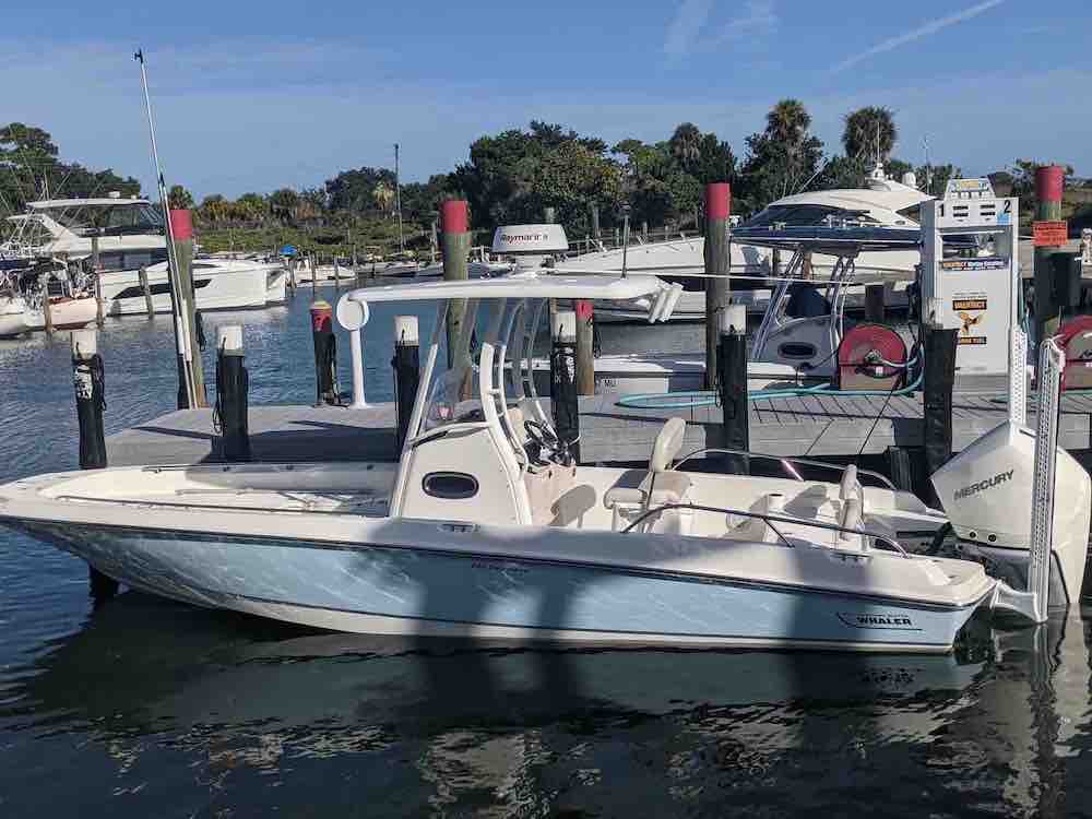 24' Boston Whaler Dauntless, side
