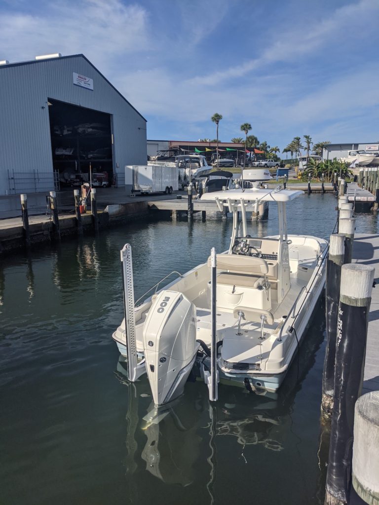24' Boston Whaler Dauntless, rear